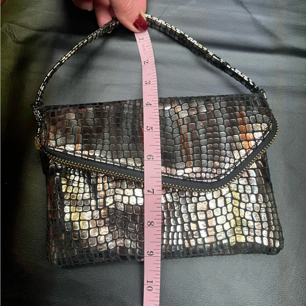 HOBO Iridescent Metallic Croc-Embossed Wristlet Clutch - Black & Gold Tones